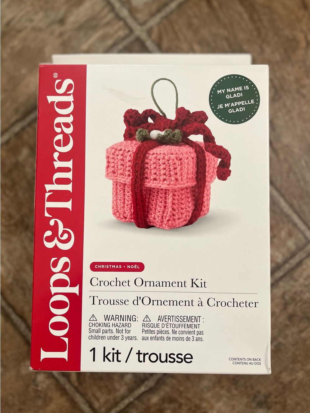 Loops & Threads Christmas Crochet Ornament Kit Gladi Pink Gift Box New